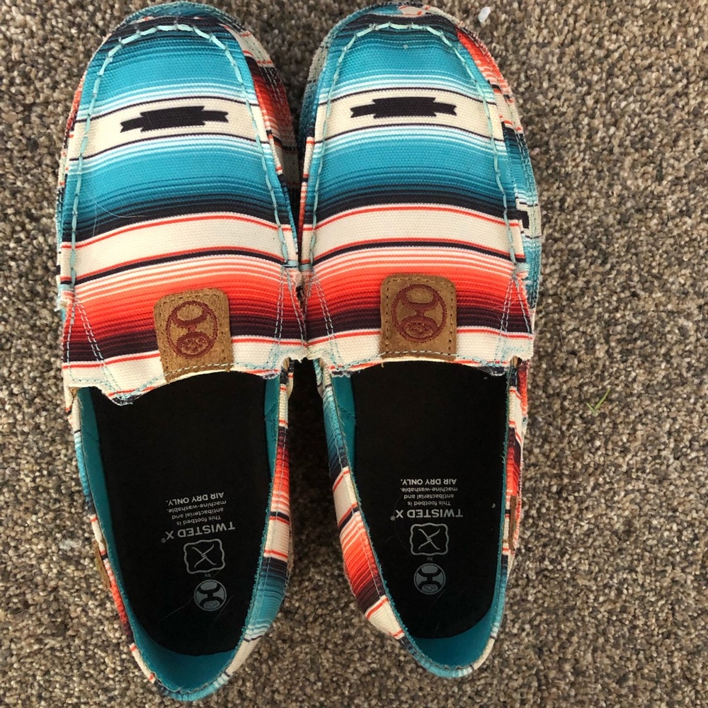 Womens twisted x serape cruisers